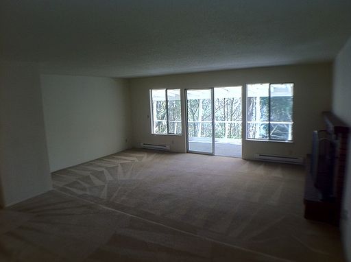 3rd image of 4610A Fir Dr NE