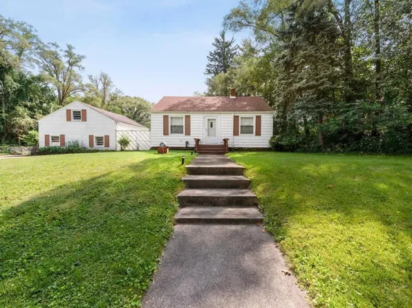 54174 Maple Ln, South Bend, IN 46635
