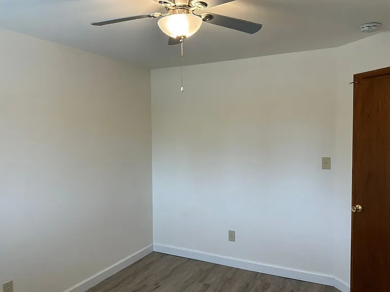 1204 Memorial Dr — Photo 7