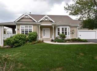 14120 W Linfield Dr, New Berlin, WI 53151