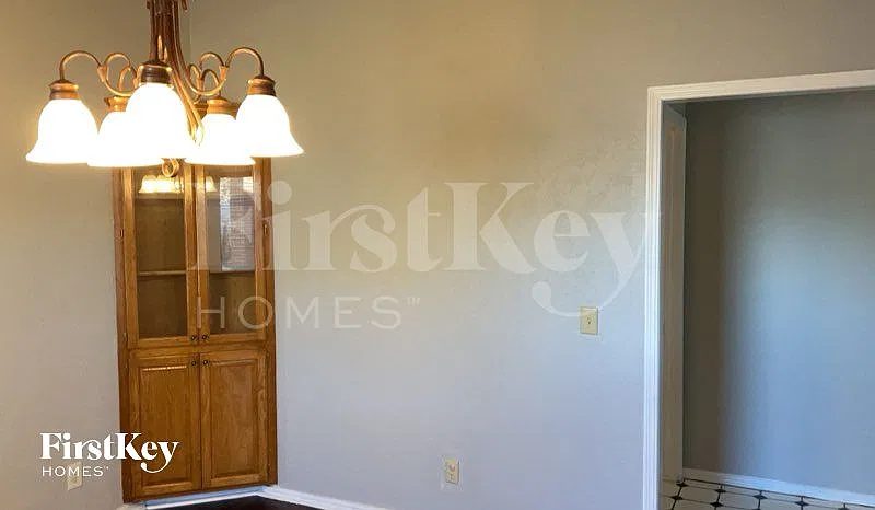 4 bed, 3.0 bath, 2629 sqft, $2,740 — Photo 3