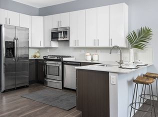 200 S Halsted St #1306, Chicago, IL 60661