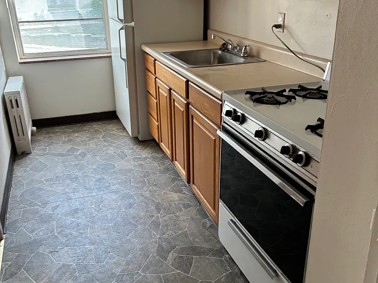 2222 Broadway Ave #203 — Photo 10