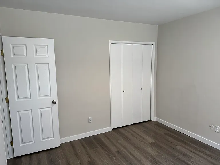 1272 W 22nd St #2 — Photo 7