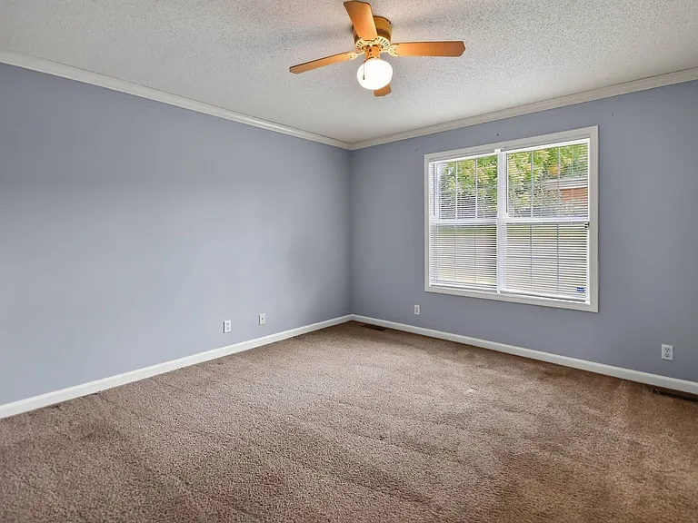 1658 Sparkleberry Dr — Photo 9