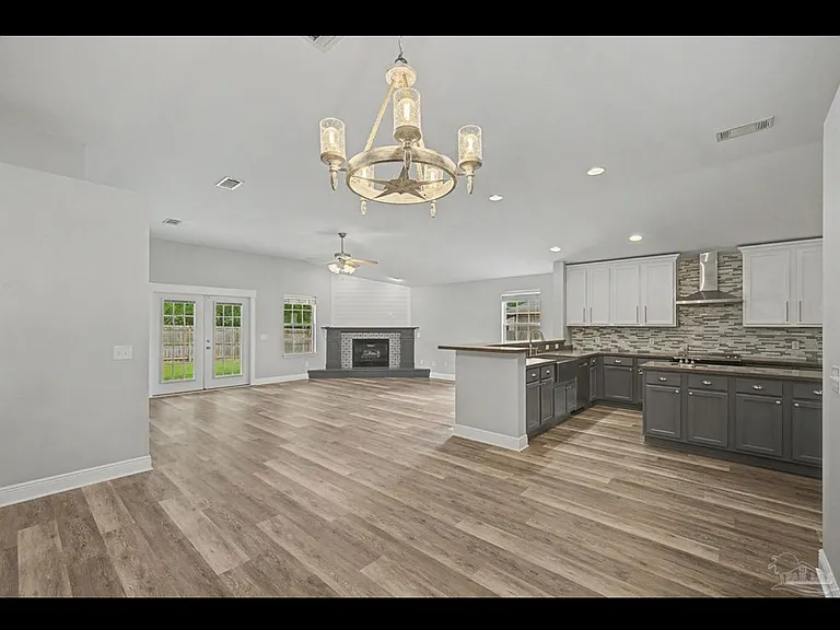5897 Arch Ave — Photo 8