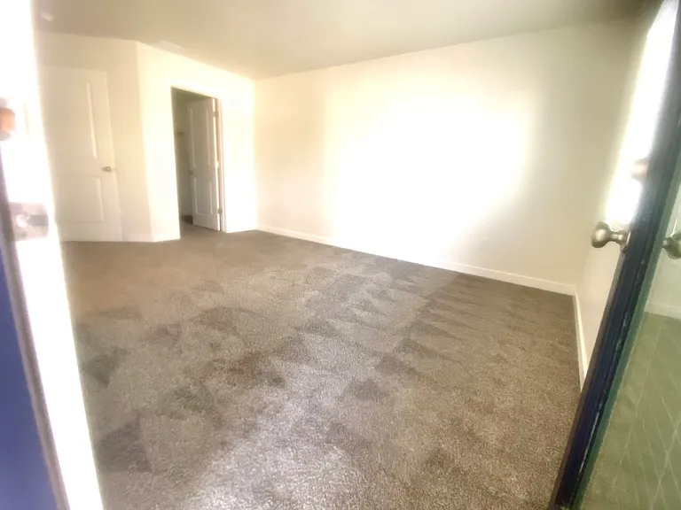 522 S 800 W — Photo 24