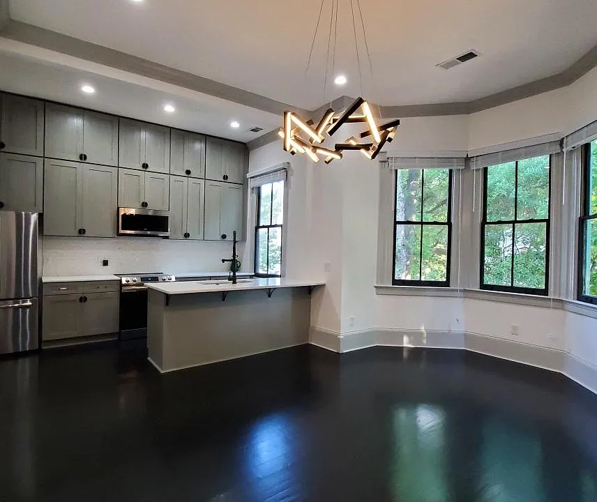 306 W Park Ave #B