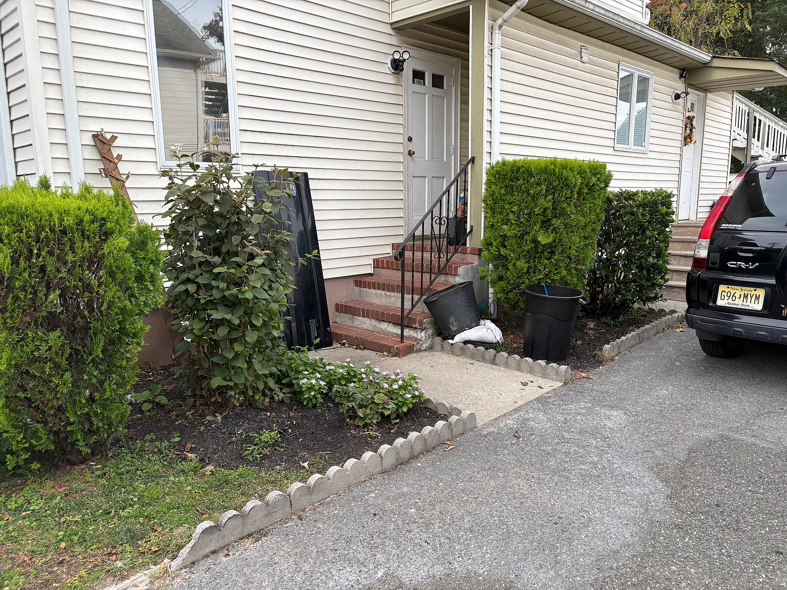 4 bed, 1.5 bath, $2,900 — Photo 2