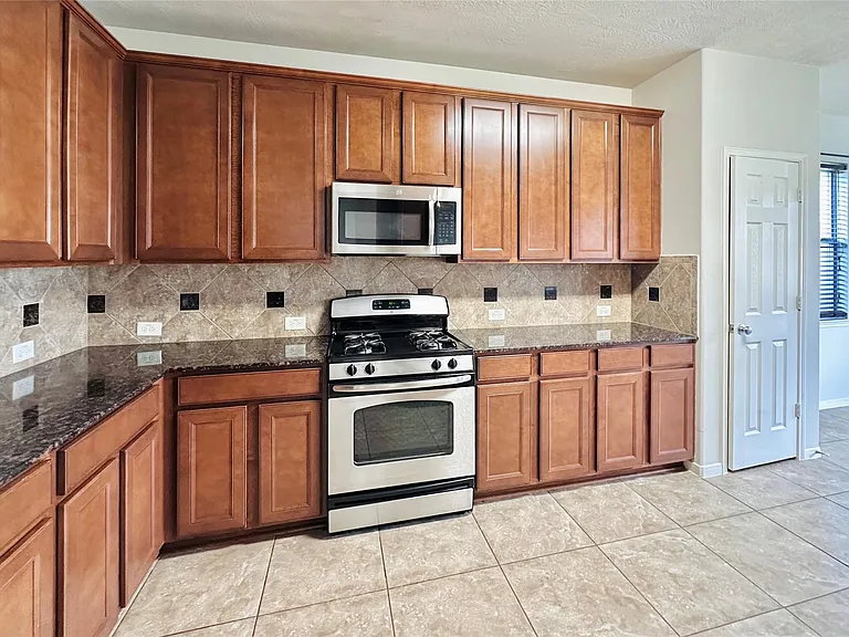 26114 Silver Timbers Ln — Photo 14
