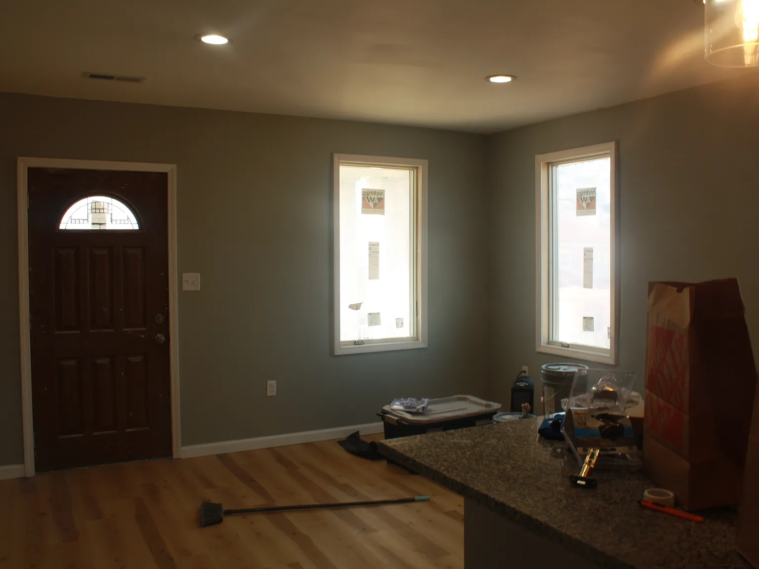 7918 Lloyd Ave — Photo 1