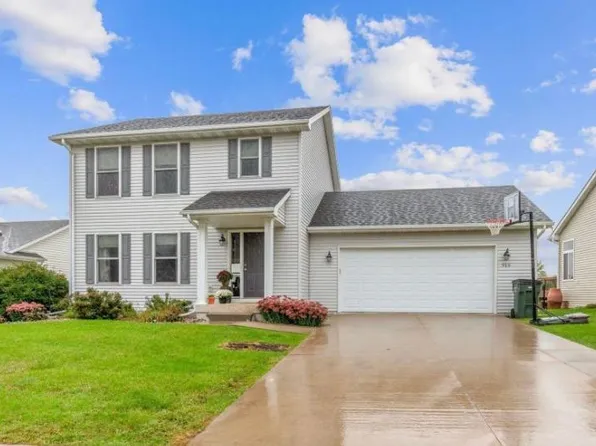 915 Poe Ave, Ames, IA 50014