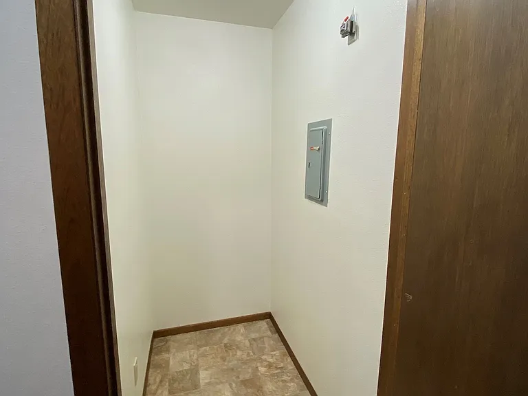 215 W Lincoln Ave #Q — Photo 5