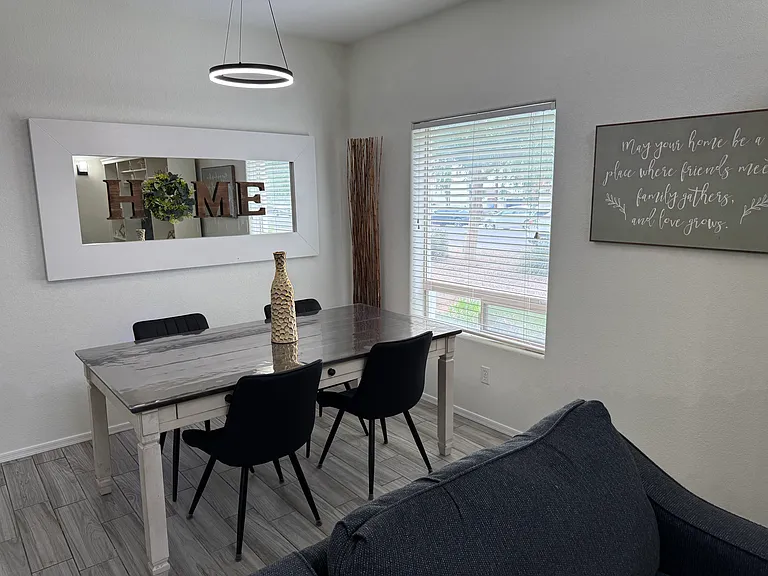 5201 N 16th Dr — Photo 14