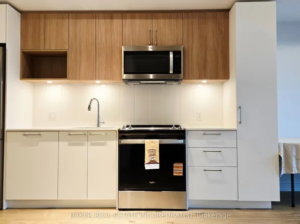 500 Plains Rd E, Burlington, ON