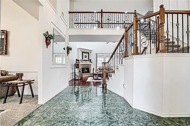 2986 Hillingdon Dr — Photo 2