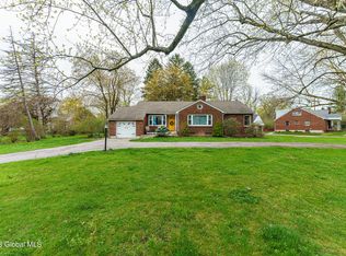 2081 Baker Ave, Niskayuna, NY 12309