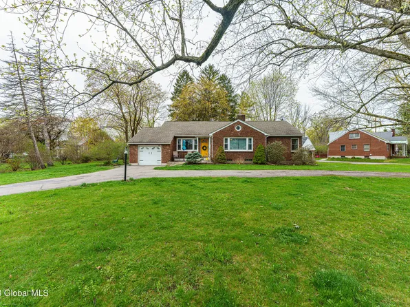 2081 Baker Avenue, Niskayuna, NY 12309