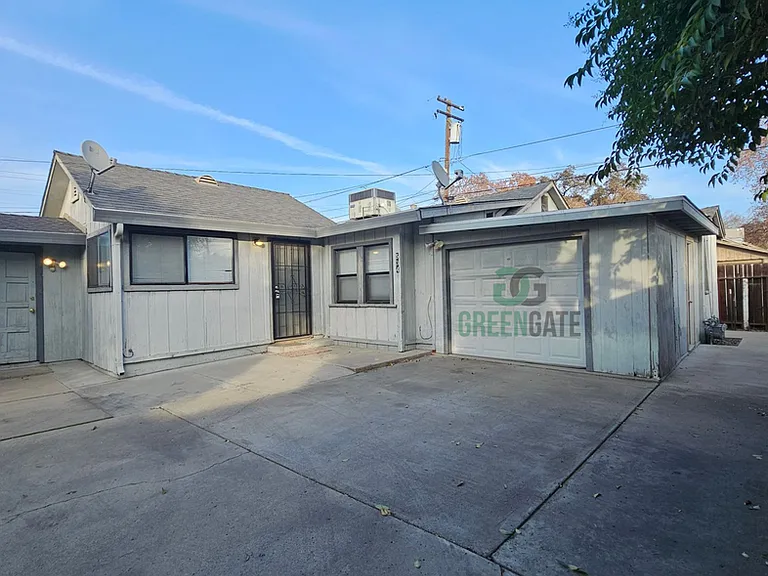 532-534 Melrose St — Photo 1