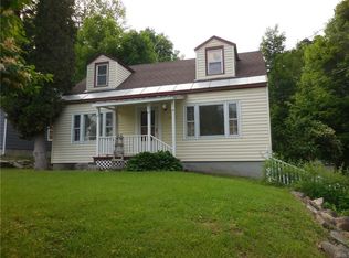 9445 Paris Hill Rd, Sauquoit, NY 13456