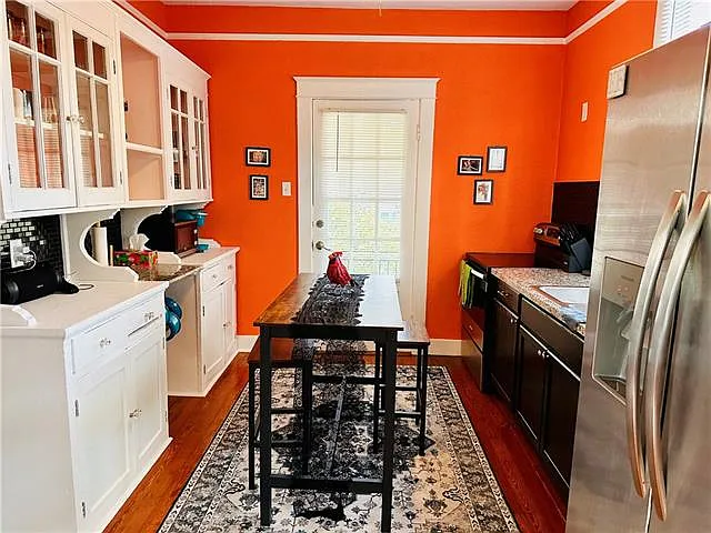2 bed, 1.0 bath, 839 sqft, $1,600 — Photo 3