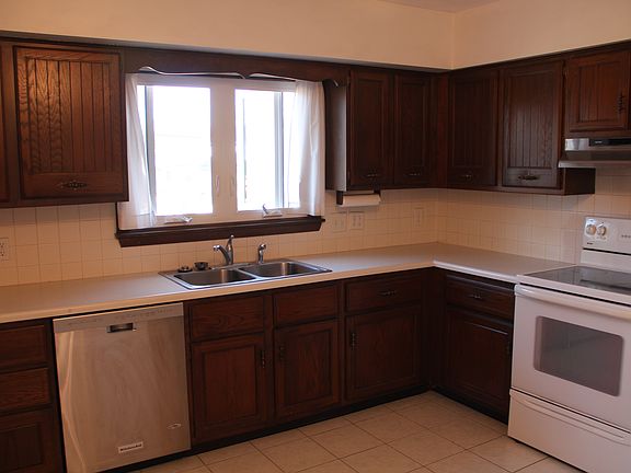 3rd image of 502 NW 5th St