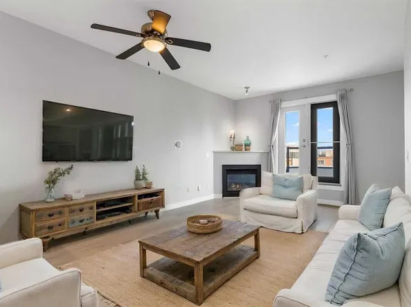 880 W Centre Ave NE #405, Calgary, AB T2E 9C3
