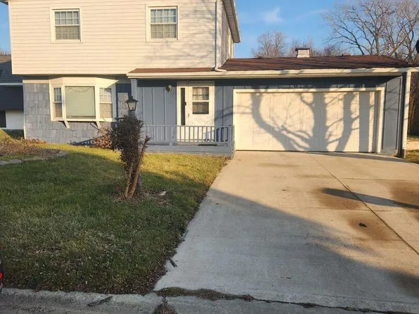 624 Manchester Dr, Kewanee, IL 61443