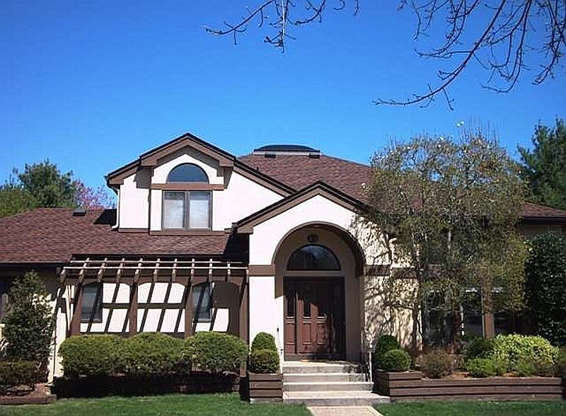 2nd image of 272 Sayre Dr