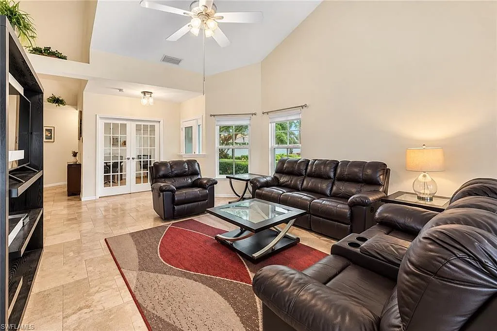 3 bed, 2.0 bath, 1560 sqft, $5,500 — Photo 4