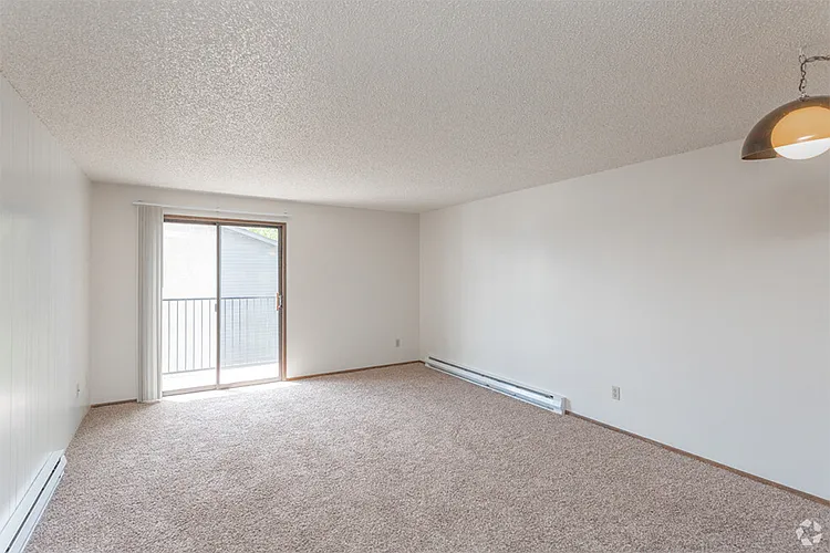 Crosspointe Apartments — Photo 8