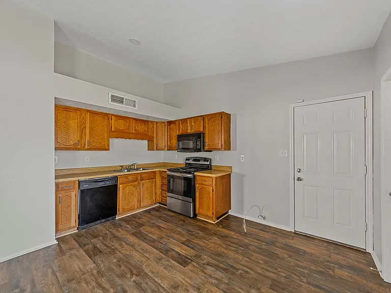 4716 Rose Of Sharon Ln — Photo 12