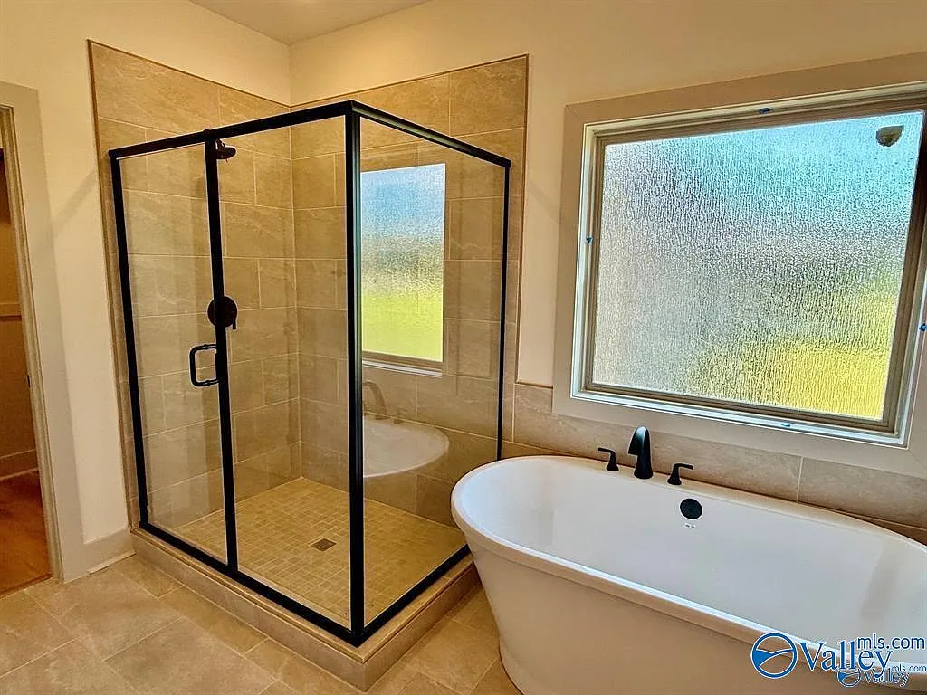 4 bed, 3.0 bath, 2153 sqft, $2,275 — Photo 4