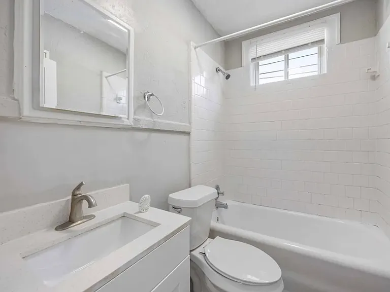 1103 Bryan Ave — Photo 5