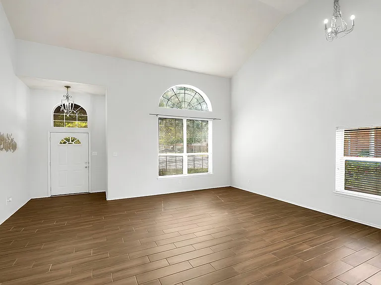 307 Gateship Dr — Photo 3