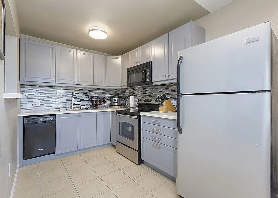1st image of 2840 39th St APT 10