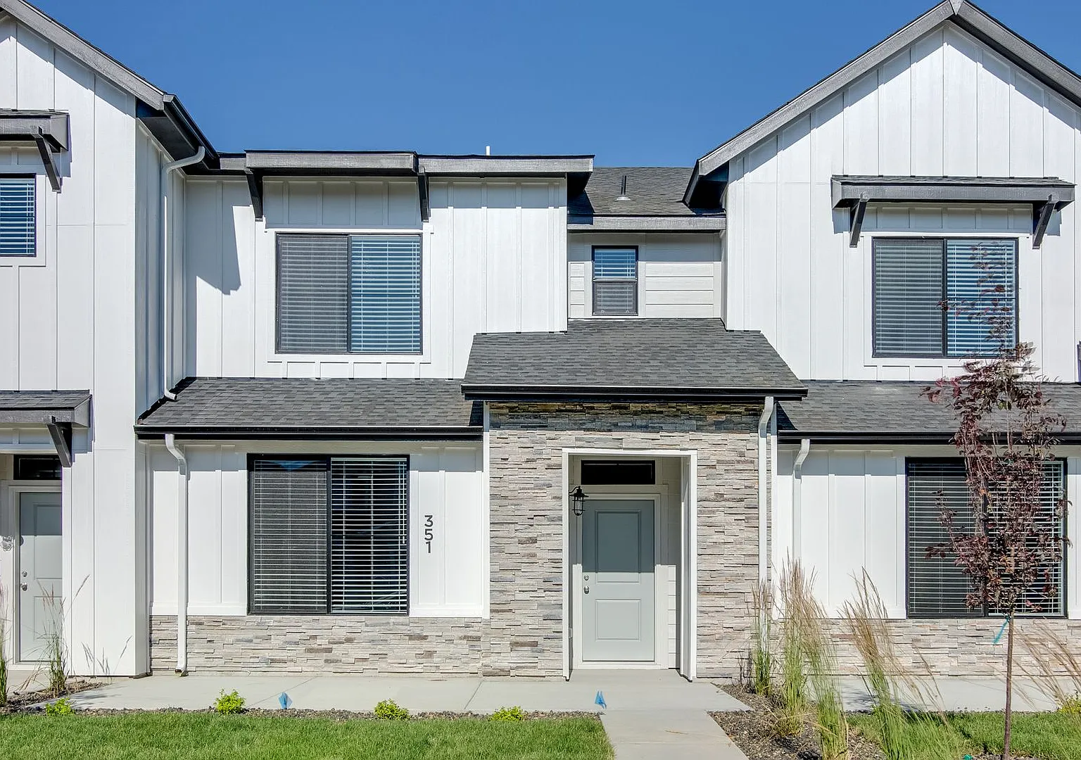Fall into the Savings in this Brand New Townhome! — Photo 1