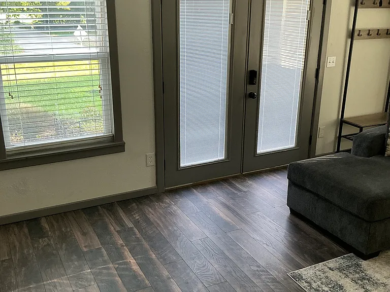 101 W Magnolia St — Photo 3