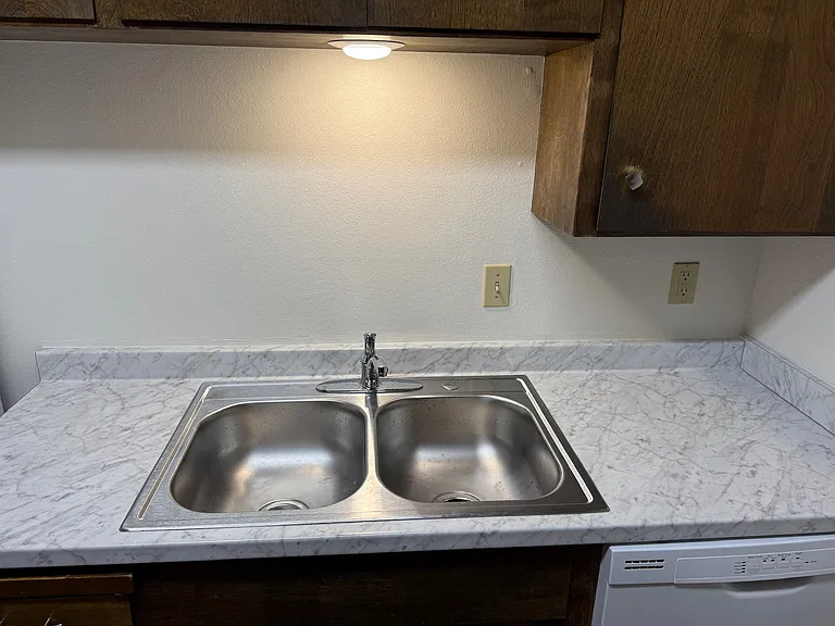 Avenue West Apartments — Photo 44