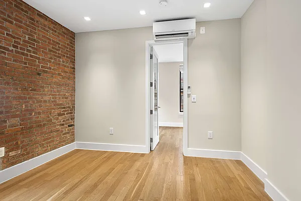 Rented by Cooper & Cooper Real Estate | media 16