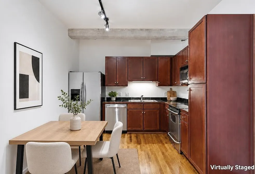 Studio, 1.0 bath, 420 sqft, $1,400 — Photo 2