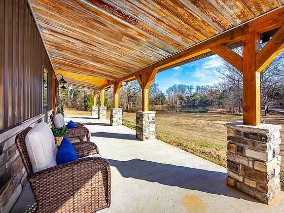 3rd image of 506 & 508 Beryl Rd S