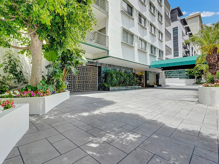 10787 Wilshire Blvd #802 — Photo 3