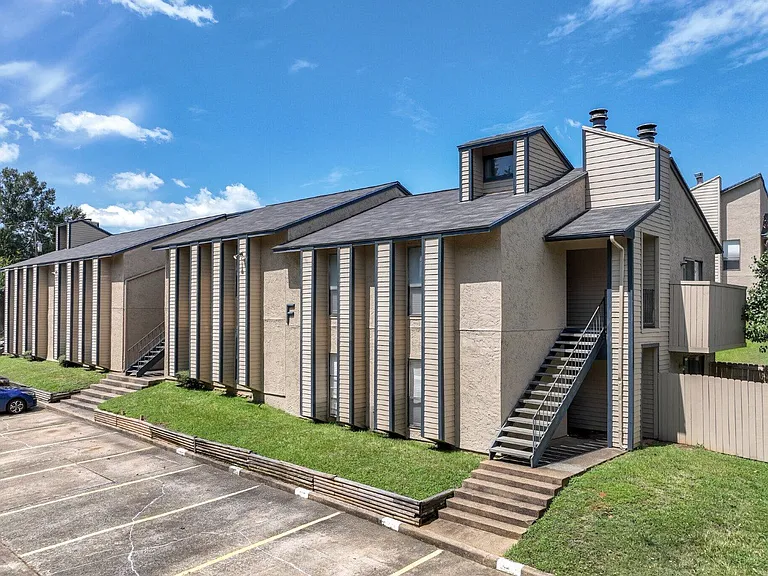 Northview Condominiums — Photo 9