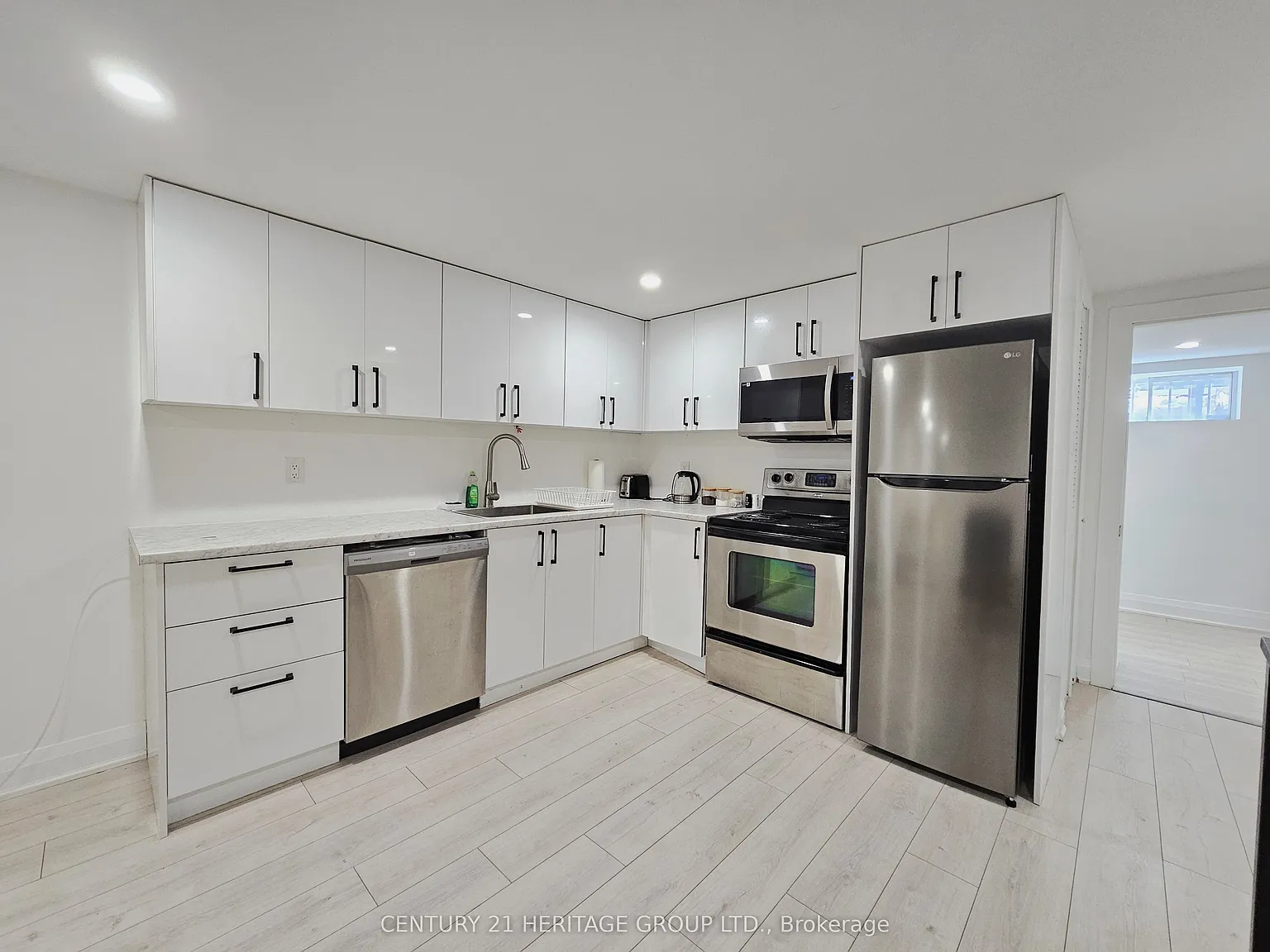 2 bed, $2,400 — Photo 3