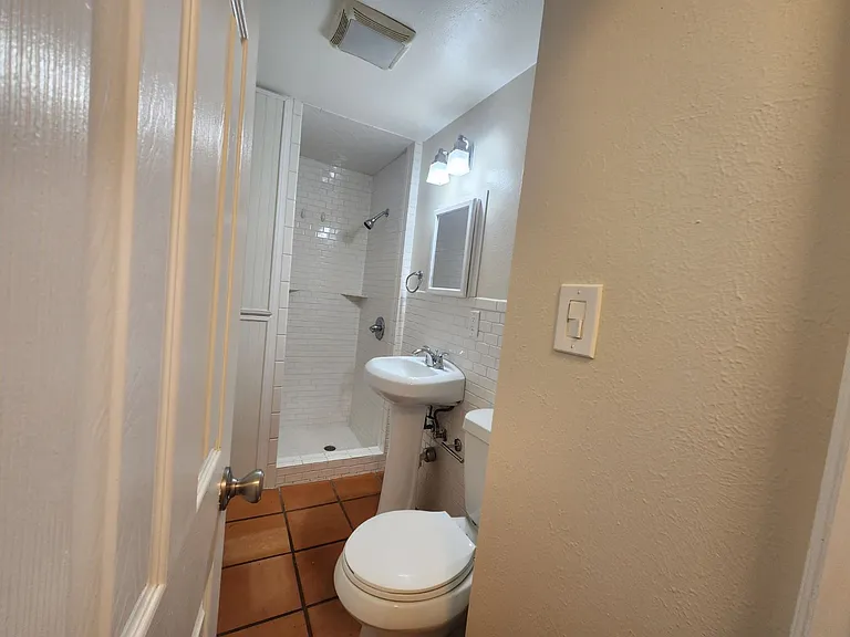 10 Deer Path Ave #3 — Photo 7