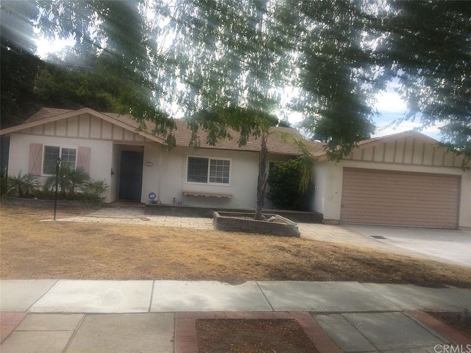 1st image of 705 W Sequoia St