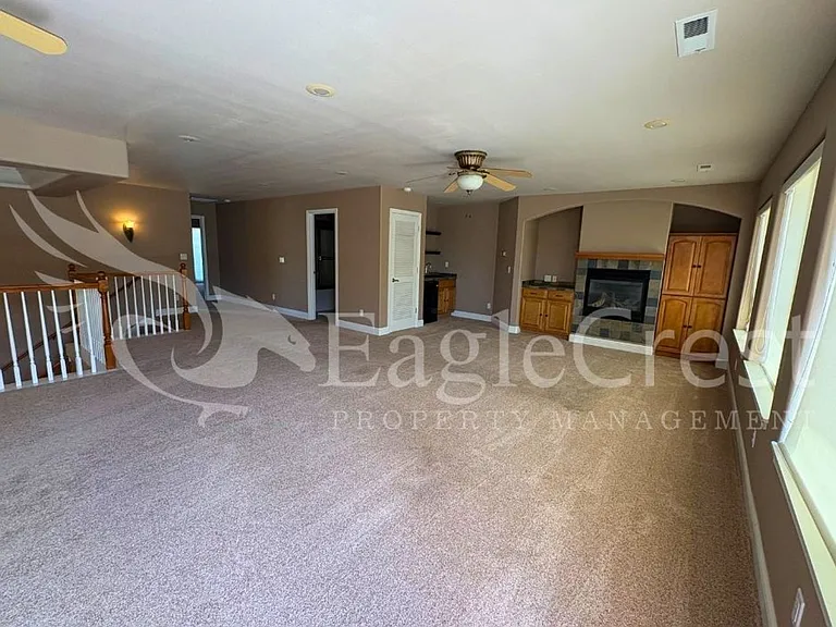 44 Vinehill Dr — Photo 97