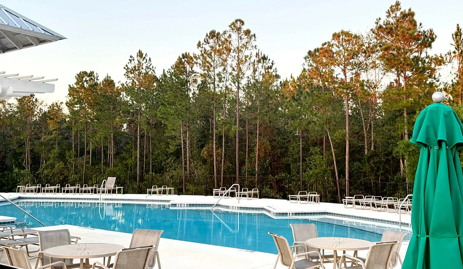 6 bed, 2593 sqft, $850 — Photo 2