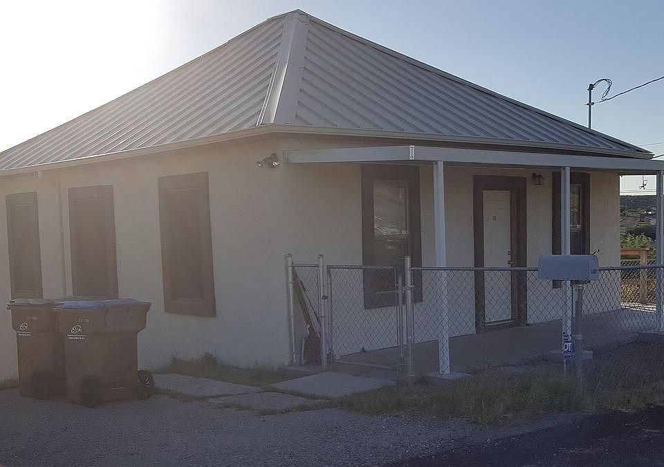 2nd image of 130 S Fairview St